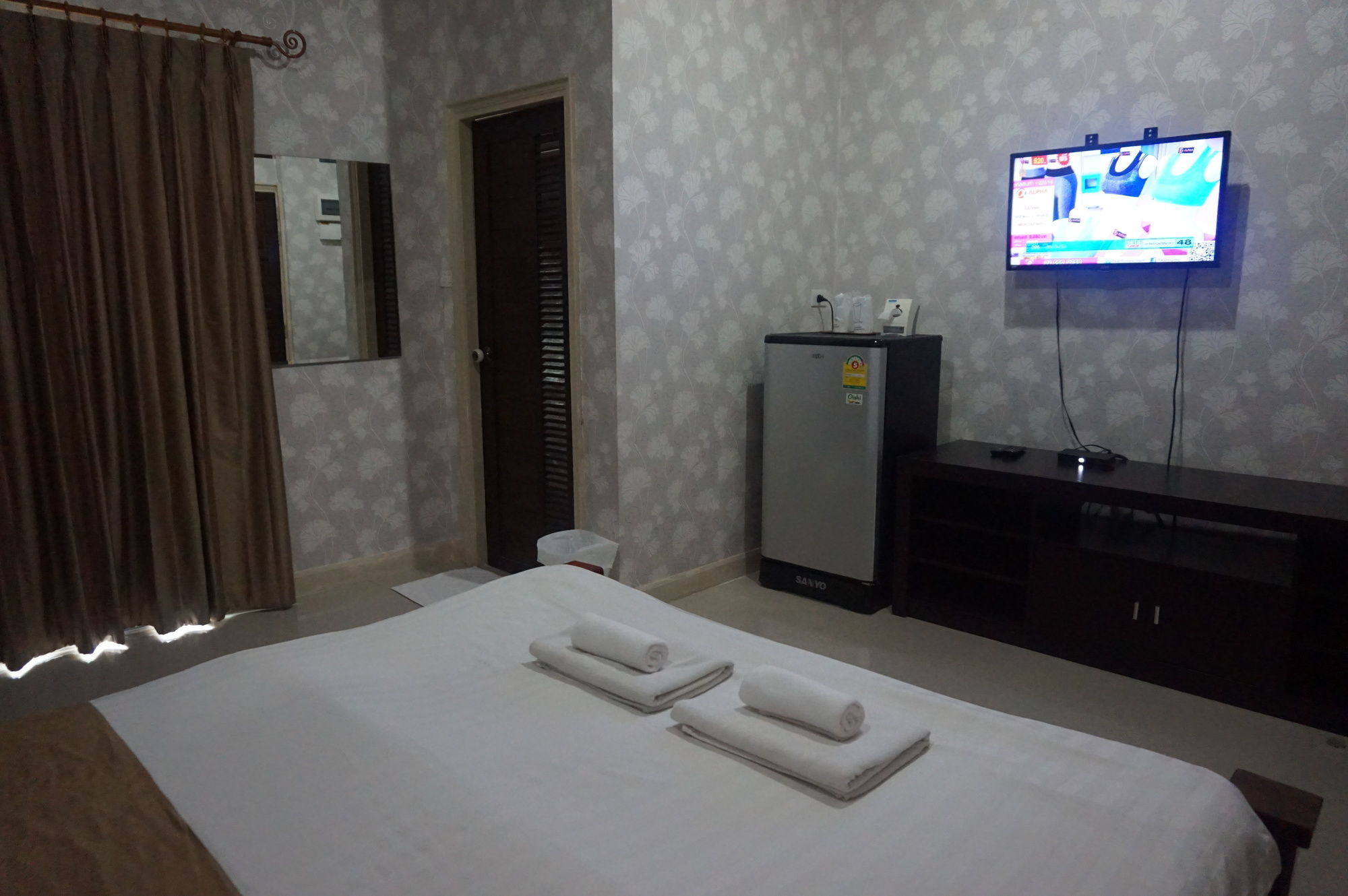 The Park Nangrong Resort Exterior photo